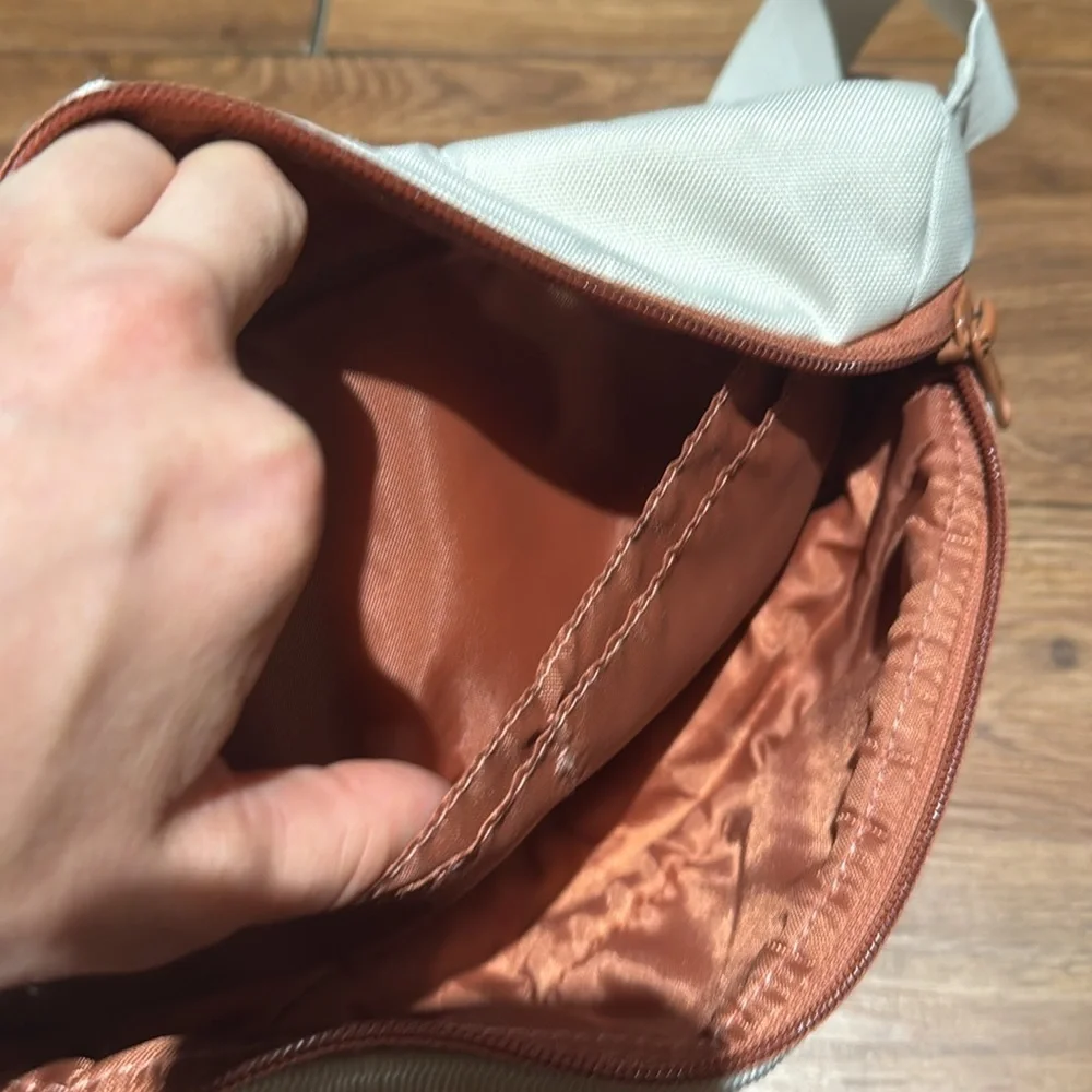 Under Armour Fanny Pack - Picture 4 of 4